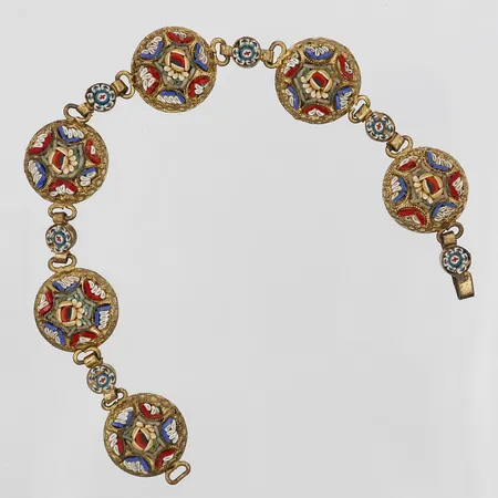 Armband med plastdetaljer, längd: 19,5 cm, bredd: 3 - 18 mm, förgylld metall.