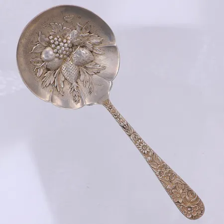 Sked, utsirad, 13cm, S. Kirk & son, sterling 925/1000 Vikt: 29,1 g