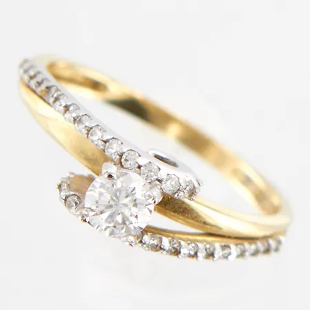 Ring med stenar, vitguld/gulguld, stl 17½, bredd ca 5mm, 14K Vikt: 2,3 g