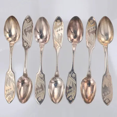 7 Kaffeskedar, modell Tornedal, 12cm, Mema, gravyrmonogram, 830/1000 silver, etui Vikt: 100,1 g