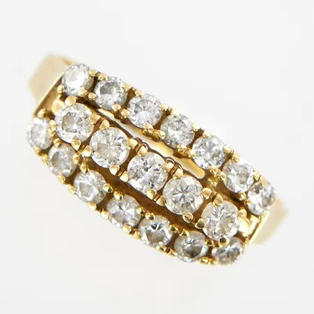 Ring med diamanter 5xca 0,07ct, 14xca0,05ct, stl19½, bredd: 2-9mm, slitage/saknade klor, 14K  Vikt: 5,2 g