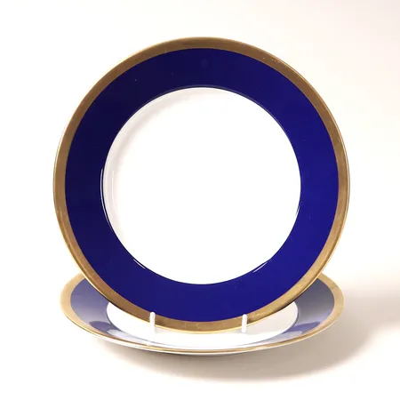 Ett par mattallrikar, Nobel, Karin Björquist för Rörstrand, ca Ø26cm, smärre slitage. Skickas med postpaket.