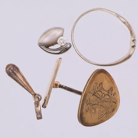 Defekta smycken, silver Vikt: 8,9 g