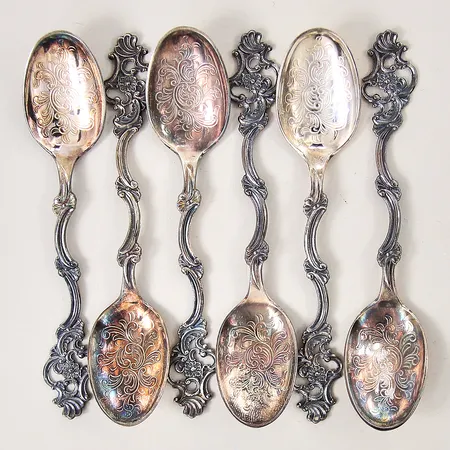 Moccaskedar med dekor, sex stycken, längd 10cm, något oxiderade, silver 830/1000 Vikt: 48,2 g