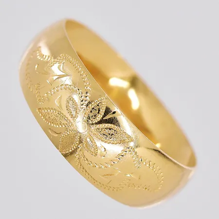 Ring, stl 18¾, bredd ovandel 7,2mm, 18K Vikt: 2 g