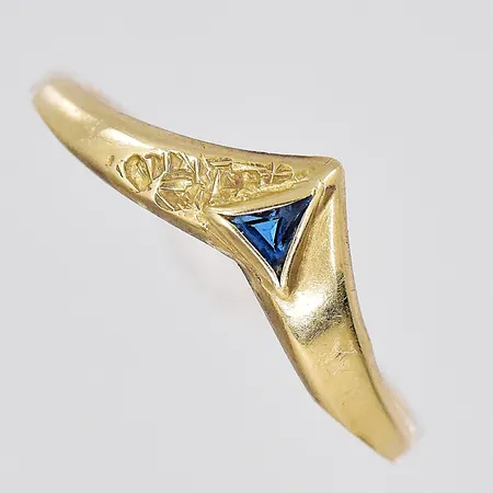 Ring, stl 17½, skadad sten, 14K Vikt: 0,7 g