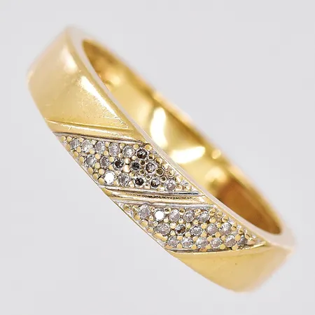 Ring, diamanter ca 0,10ctv, stl 17, bredd ovandel 4,3mm, GHA, 18K Vikt: 3 g