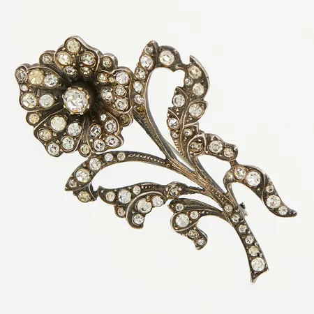 Brosch med vita stenar, 56x35mm, silver 835/1000 Vikt: 13,9 g