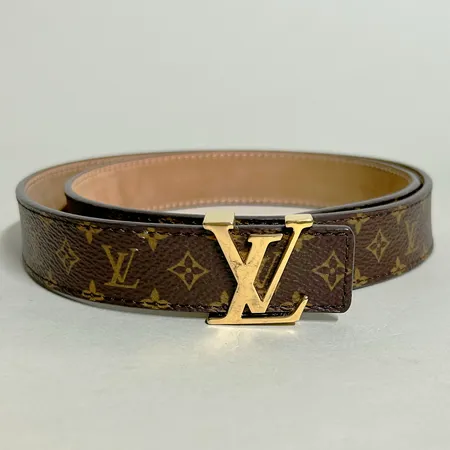 Bälte, Louis Vuitton, LV Initials, monogram, serienr M9781, 80/32, fulllängd 88cm, bredd 25mm, Frankrike år repor på spänne, dustbag, kartong