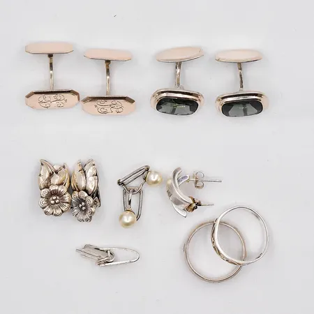 2 Manschettknappar, 2 ringar, 3 par örhängen, 1 förlängningsdel, silver Vikt: 36,9 g