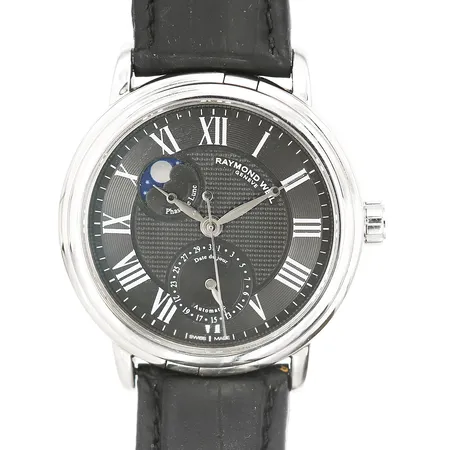 Herrur Raymond Weil, automatisk, stål, referensnummer 2839, serienummer V245641, caliber RW4500, Ø42mm, glasad bakboett, safirglas, läderarmband, inga övriga tillbehör, slitage, repor.