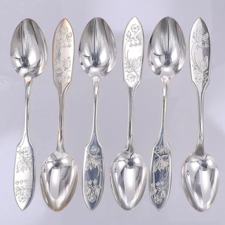 6 Kaffeskedar, modell Tornedalen, 12cm, Finska stämplar, gravyr baksida, 830/1000 silver. Etui Vikt: 102,4 g