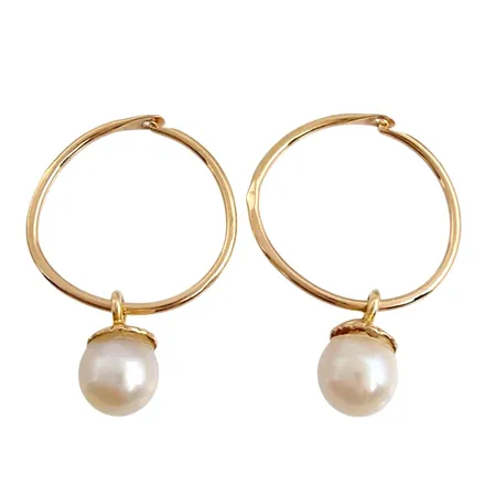 Örhängen Creoler, 18K guld, Ceson Guldvaru Ab, svensk kontrollstämpel, diameter 14-15 mm, odlade Pärlor Ø 5 mm Vikt: 1,4 g