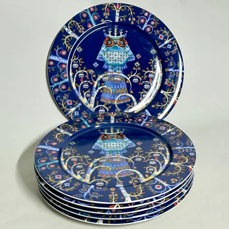 6 Tallrikar, Iittala Taika med uggla Ø27cm, design Heikki Orvola Skickas med postpaket.