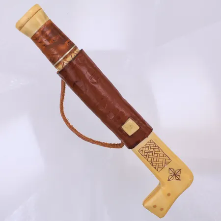 Halvhornskniv, signerad TE, 21cm, trä, läder & horn, ev lackad