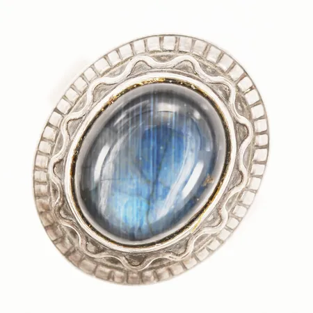 Ring med cabochonslipad Labradorit/Spektrolit, Kalevala Koru, stl: 19, bredd: 6 - 23 mm, 925/1000 silver. Vikt: 10,7 g