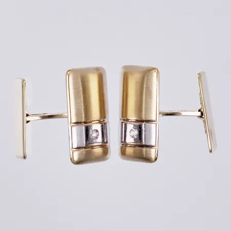 Ett par manschettknappar med vita stenar, längd: ca 28mm, bredd: ca 1-19mm, silver/förgyllt silver, 830/1000  Vikt: 6,1 g
