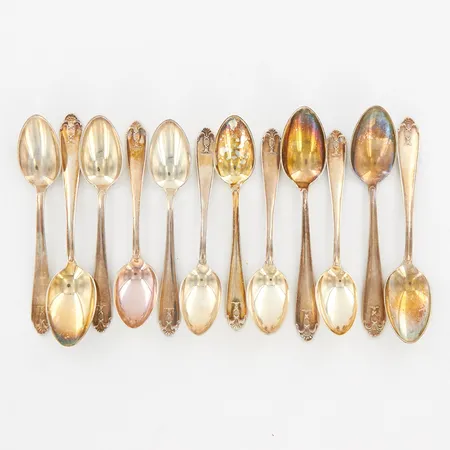 12 skedar, 11cm, 12,5cm, silver 830/1000 Vikt: 145 g