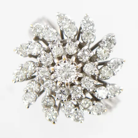 Ring med diamanter 34xca0,05ct, 1xca023ct, stl 20, bredd: 3-20mm, ostämplad, 18K Vikt: 8,2 g