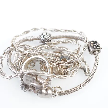 Diverse silversmycken Vikt: 59,1 g