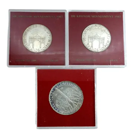 Svenska silvermynt, 3 stycken, 50 kr 1975, 2 x 100 kr 1983, 925/1000, finvikt 54,6g Vikt: 54,6 g
