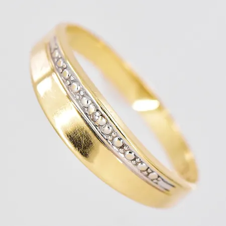 Ring, stl 18, 18K Vikt: 1,6 g