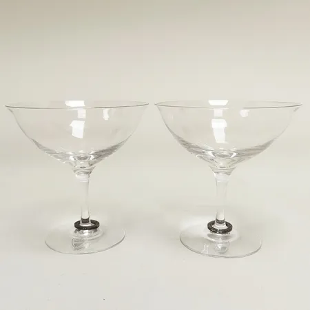 Champagnecoupe, ett par, Efva Attling, Amor Vincit Omnia, Orrefors, höjd: 115mm, kristallglas med dekor i silver, 925/1000, sidenklädd box Vikt: 0 g