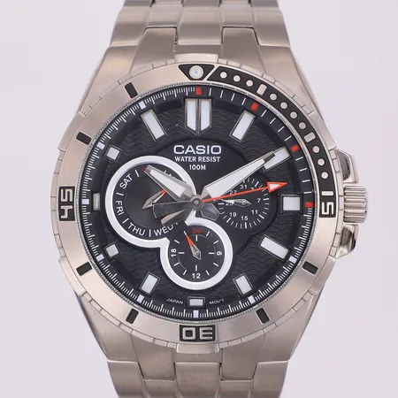 Herrur Casio, dag/datum, Ø44mm, refnr 5071, stål, fint skick, står still