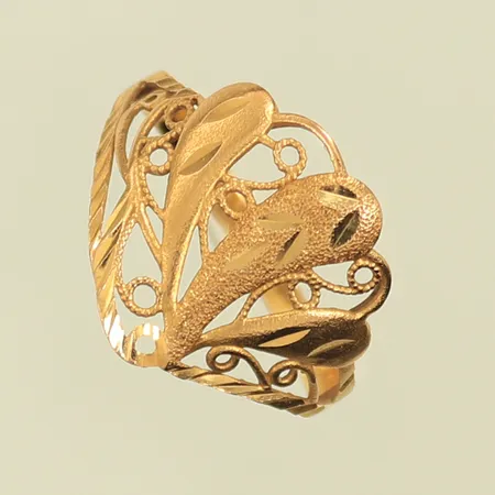 Ring stl 18¾, bredd 2-16 mm, 21K 2,5g Vikt: 2,6 g