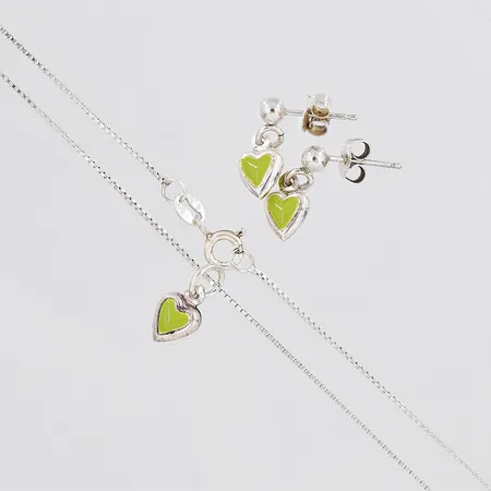 Kedja Venezia, längd 38cm, hänge hjärta, ett par örhängen, hjärtan, gröna plastdetaljer, silver 925/1000 Vikt: 3,5 g
