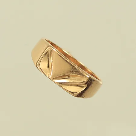 Klackring, stl 19¼, bredd 3-7mm, 18K, 3,6g Vikt: 3,6 g