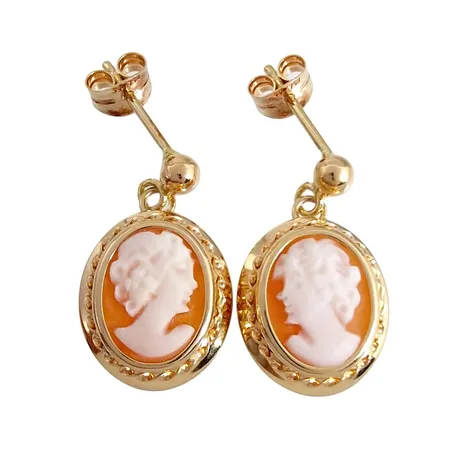 Caméörhängen, 18K guld, längd 19 mm, bredd 11 mm, ploppar med tillverkarstämpel SGP, fint skick Vikt: 2,1 g