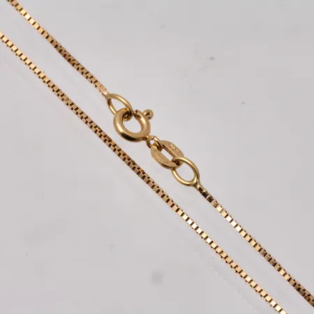 Kedja i 18K guld, 37,5cm, Venezia, bredd 0,8mm, tillverkad av Balestra, vikt 2,38g.