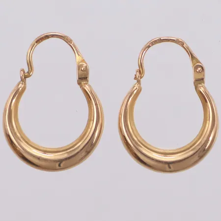 Ett par örhängen creoler, längd 19,1mm, bredd 3,3mm, Ø14,2mm, 18K Vikt: 1,5 g