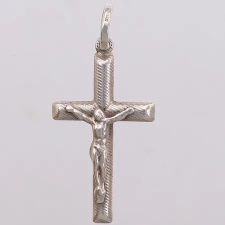 Hänge krucifix, längd 44,6mm, bredd 20,4mm, ihålig, silver 925/1000 Vikt: 2,7 g