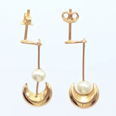 Ett par örhängen längd 1,5cm, 18k Vikt: 1,1 g