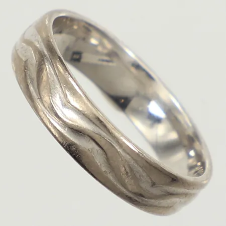 Ring, mönsterdekor, stl 19, bredd 5mm, vitguld, 18K Vikt: 6,2 g