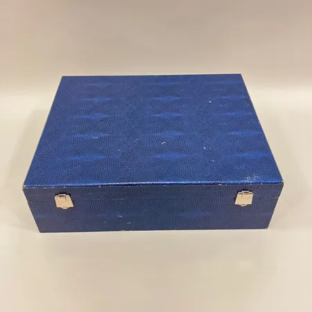 Ett schatull för bestick, mått ca 10 x 28 x 33,5cm, slitage/märken Skickas med paket.