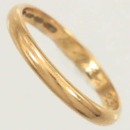Ring, stl 20, bredd 3mm, gravyr, 18K Vikt: 3,5 g