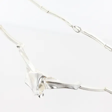 Collier Lapponia, 45cm, bredd 3,5-20mm, årtal Q8 1993, silver 925/1000. Vikt: 32,7 g