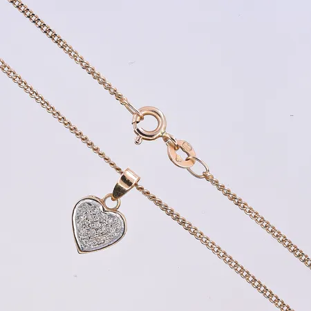 Kedja Pansar med hänge, längd på kedja 43,5 cm och bredd 1 mm, längd på hänget 14 mm och bredd 8 mm, 18K. Vikt: 3,5 g