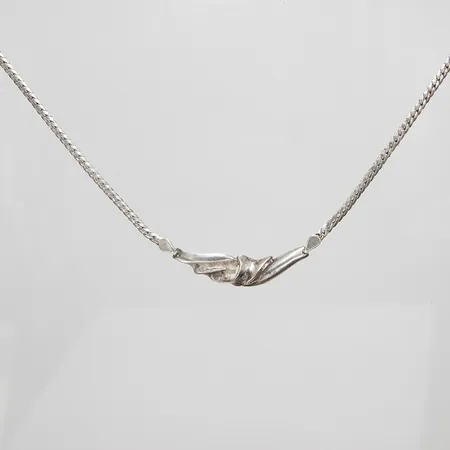 Collier, längd ca 41,5cm, bredd 3-10mm, slitage, 925/1000 silver Vikt: 10,5 g
