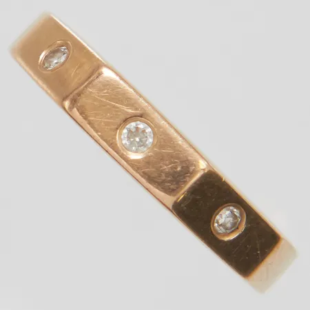 Ring, vita stenar, stl 16½, bredd 2,8mm, ryska stämplar, 14K Vikt: 2,4 g