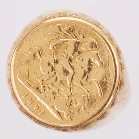 Klackring, St Georg år 1897, 21K, stl 20¼, bredd 4,8-20,7mm, skev, repor, 18K Vikt: 14,3 g