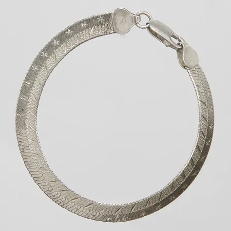 Armband, mönsterdekor, längd ca 17,8mm, bredd 6,5mm, 925/1000 silver Vikt: 8,8 g