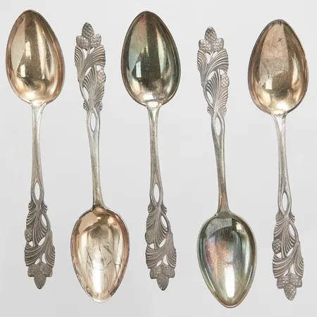 4 Kaffeskedar, 11,6cm, gravyr från 1952, silver 813. Vikt: 55,5 g