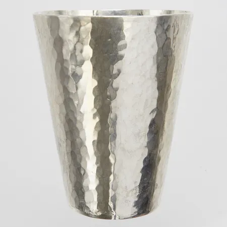 Bägare, hamrad yta, 6,5cm, silver 830 Vikt: 78,3 g