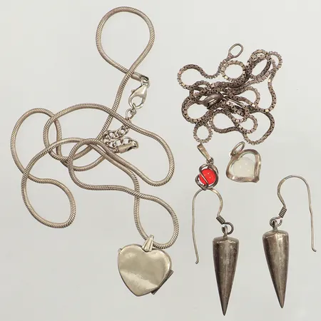 Diverse silver, defekt, silver Vikt: 17,9 g