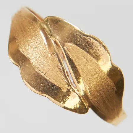 Ring, stl 17, bredd 1,8-10mm, skev, 18K Vikt: 1,1 g