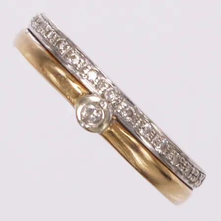 Ring, diamanter, 1xca0,02ct+15xca0,005ct, stl 16¾, bredd 3,4mm, GFAB, tvåfärgad, gravyr, 18K  Vikt: 2,9 g
